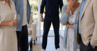 Anne ve babama 50. evlilik yıld dönümleri için 425.000 dolarlık bir sahil evi aldım