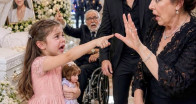 Kızım Tabutun Başında “Büyükanne Yalan Söylüyor!” Diye Bağırdı… Sonra Evdeki Gizli Kayıtlar Her Şeyi Ortaya Çıkardı