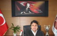 ÇUKUROVA HUKUK FAKÜLTESİ DEKANI PROF.DR.MEHMET DEMİR YILIN EN BAŞARILI DEKANI SEÇİLDİ