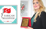 2022 YILI’NIN BAŞARI ÖDÜLÜ SARIÇAM BELEDİYESİ HUKUK İŞLERİ MÜDÜRÜ AV.GÜLŞAH GÖRÜR’E