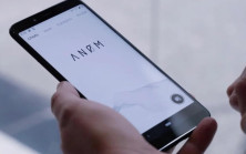 Bir düğün töreninde damadın geline yönelik