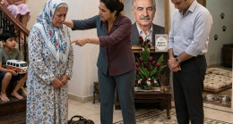 Eşinin cenazesinden dönen yaşlı dul kadın, gelini tarafından köpek kulübesine benzer odaya sürüklendi