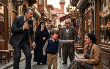 Oğlum bir dilenciyi işaret etti ve fısıldadı