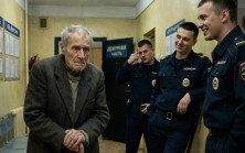 Polis karakolunda 80 yaşındaki bir adama güldüler