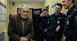 Polis karakolunda 80 yaşındaki bir adama güldüler