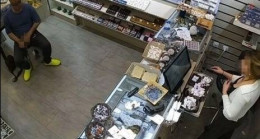 Eskişehir Tepebaşı’nda bir bijuteri mağazasına müşteri kılığında