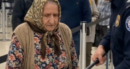 Yaşlı bir kadının bagaj kontrolü sırasında