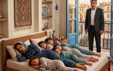 Zengin Adam Neden Sürekli Bakıcı Değiştiriyordu? 6 Kızının Sırrı Ortaya Çıkınca Her Şey Değişti