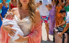Doğumdan saatler sonra, kocamın bebeğimizin acil durum fonunu metresiyle Hawaii’de tatil yapmak için kullandığını öğrendim.