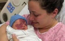 Ablam ve kocası için bir bebek taşıdım