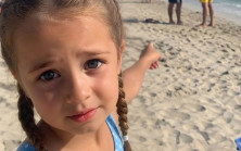 Kızım Plaj Elbisemi Çekiştirip, “Anne, Babam Sana Ne Yaptığını Söylemem Gerektiğini Söyledi” Dedi