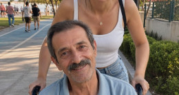 Huzurevinde son günlerini yaşayan kimsesiz bir adamın arzusunu kırmayıp ona ‘baba’ diyerek kızı rolü oynadım