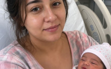 Ablam, ölümcül bir hastalığa yakalanmış 5 yaşındaki bir kızı evlat edindi.