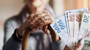 Ben büyük ikramiyeyi kazandım, tam 18 milyon lira. Sevinçten havalara uçarak eve koştum
