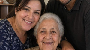 Kocamın büyükannesine bakmak için 12 yıl boyunca kariyerimi tamamen bıraktım