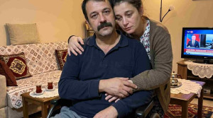 Kayınvalidem, kocama tekrar yürüyebilmesi için ameliyat masraflarını karşılayacağını söyledi, ama sadece benden boşanırsa. Kocam evet dedi