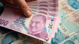 Bir sabah banka hesabımdan gelen mesaj, kocamın başka bir kadın için 10 milyon liralık bir ev satın aldığını ortaya çıkardı