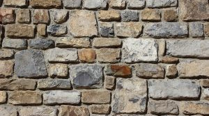 Kızım bakıcımızdan korktuğunu fısıldadı