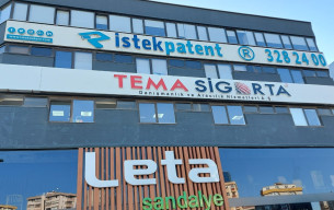 bir o kadarda kıskanıyor