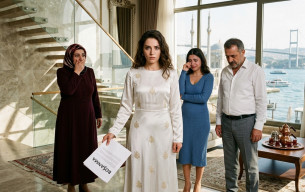 İşimden kovulduğumda annem ve kız kardeşim beni gece evden attılar, araba taksitini ödememi istediler