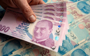 Bir sabah banka hesabımdan gelen mesaj, kocamın başka bir kadın için 10 milyon liralık bir ev satın aldığını ortaya çıkardı