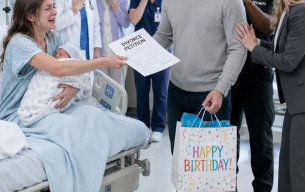 Doğuma çok az bir süre kala, kocam bana “dramatik davranmayı bırak” diye bağırdı ve annesinin doğum günü kutlamasına gitti.