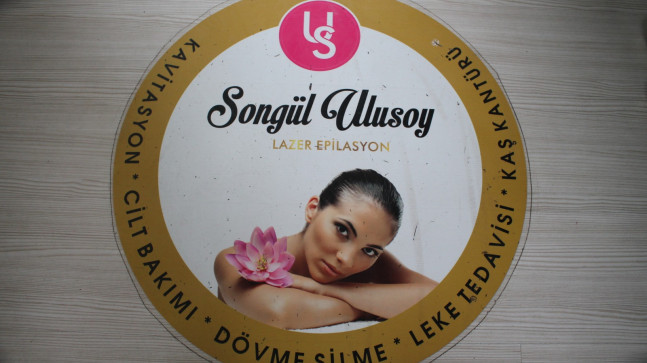 GÜZELLİK UZMANI USTA ÖĞRETİCİSİ SONGÜL ULUSOY YILIN EN BAŞARILI GENÇ GİRİŞİMCİ İŞ KADINI SEÇİLDİ