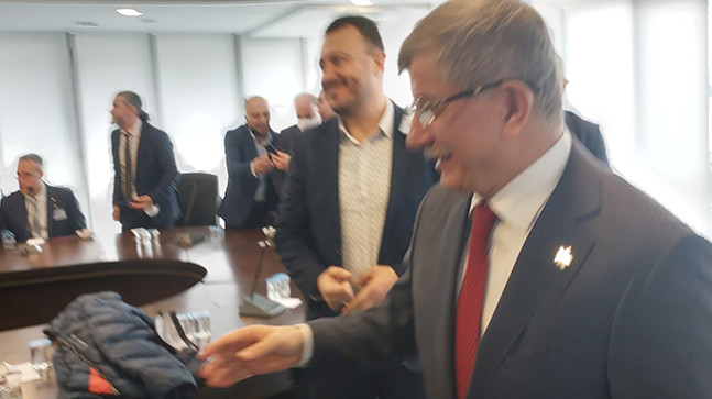 Davutoğlu’ndan Hükümete Kriz Çağrısı