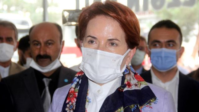 Akşener’in kahvehane ziyaretinde gergin dakikalar