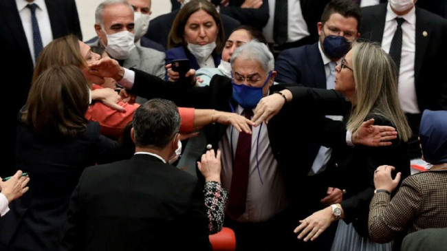 Meclis’te bu kez kadın vekiller kavga etti